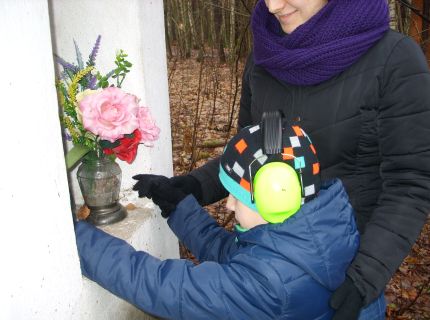 droga dzieci do kapliczki