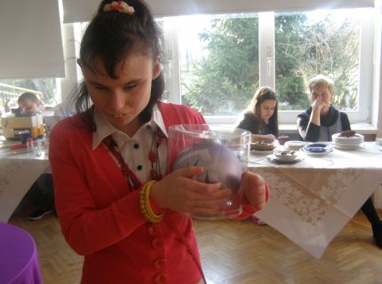 Kinga z zakupion� bombk�